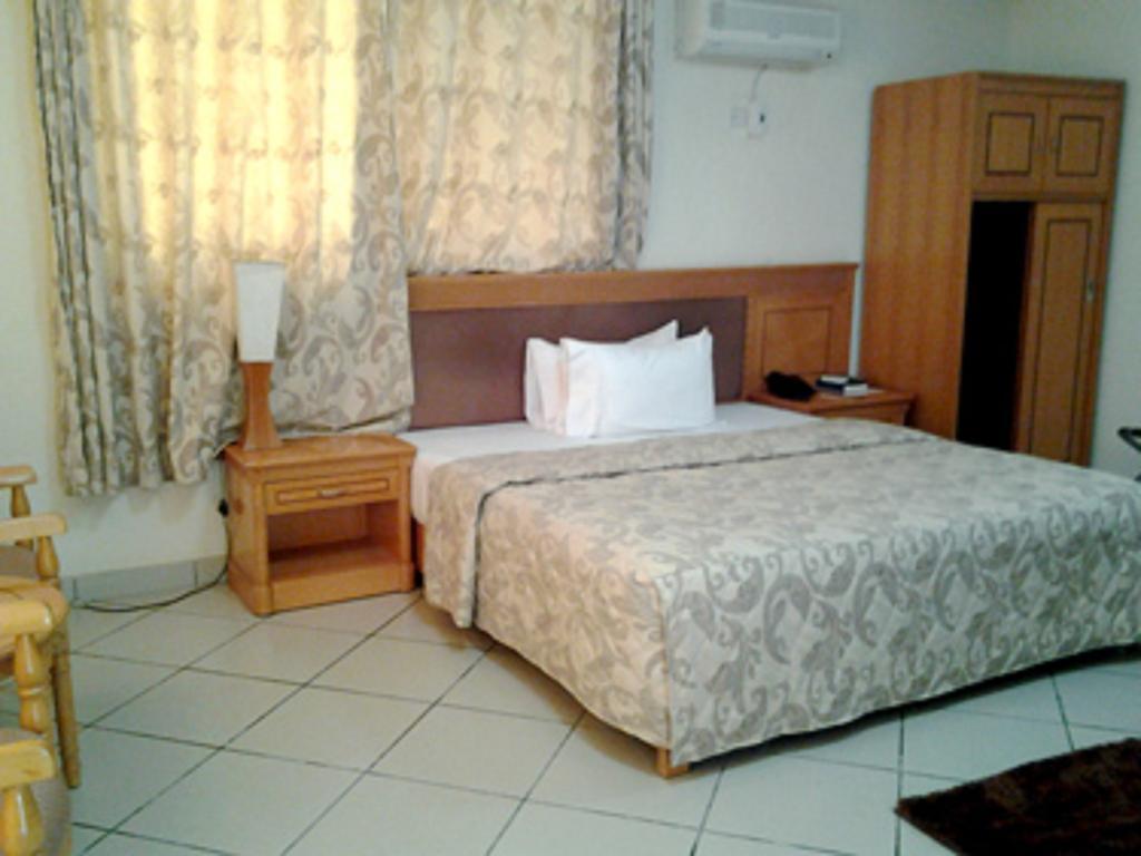 Sunset Hotel Kumasi Chambre photo